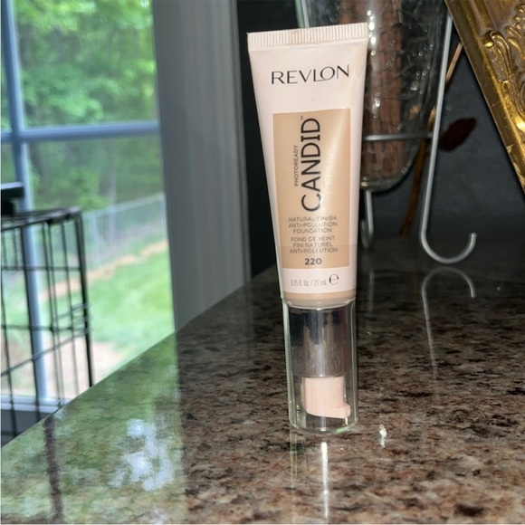 Revlon photo ready candid foundation - Picture 1 of 3
